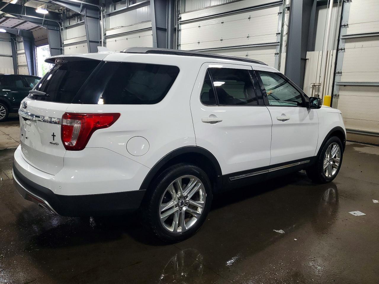 2017 Ford Explorer Xlt - Image 3