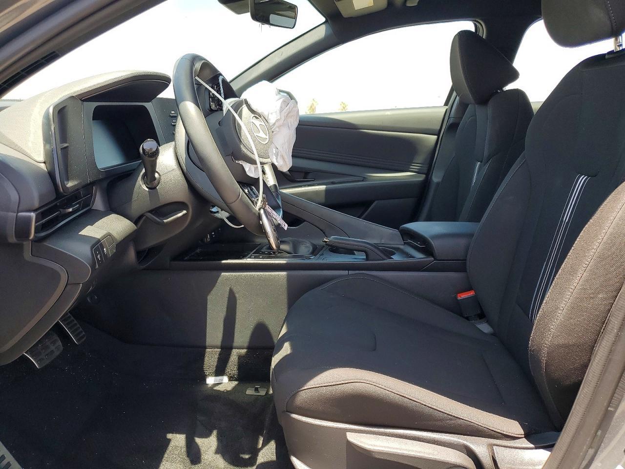 2025 Hyundai Elantra Sel Sport - Фото 7