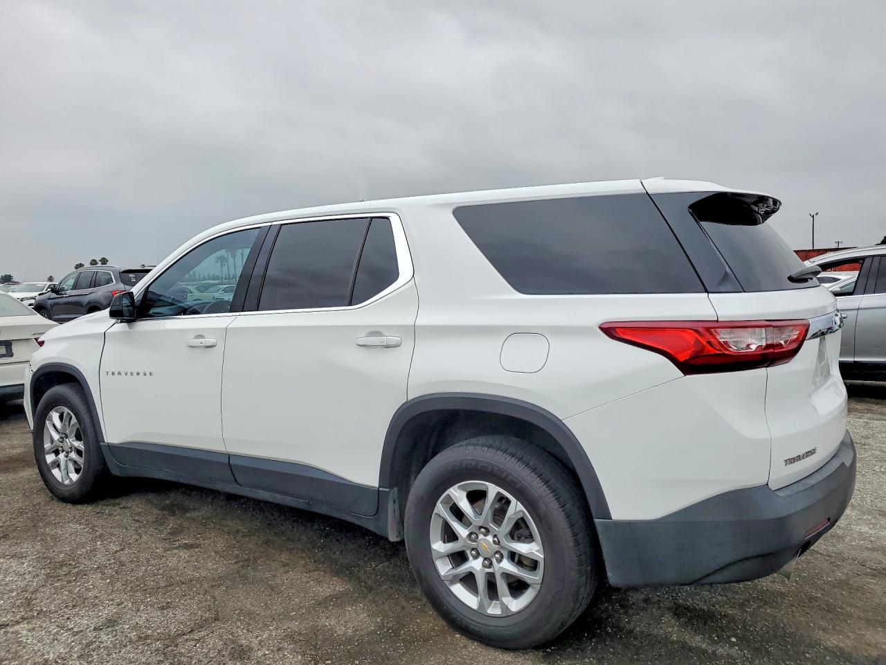 2018 Chevrolet Traverse Ls - Image 2