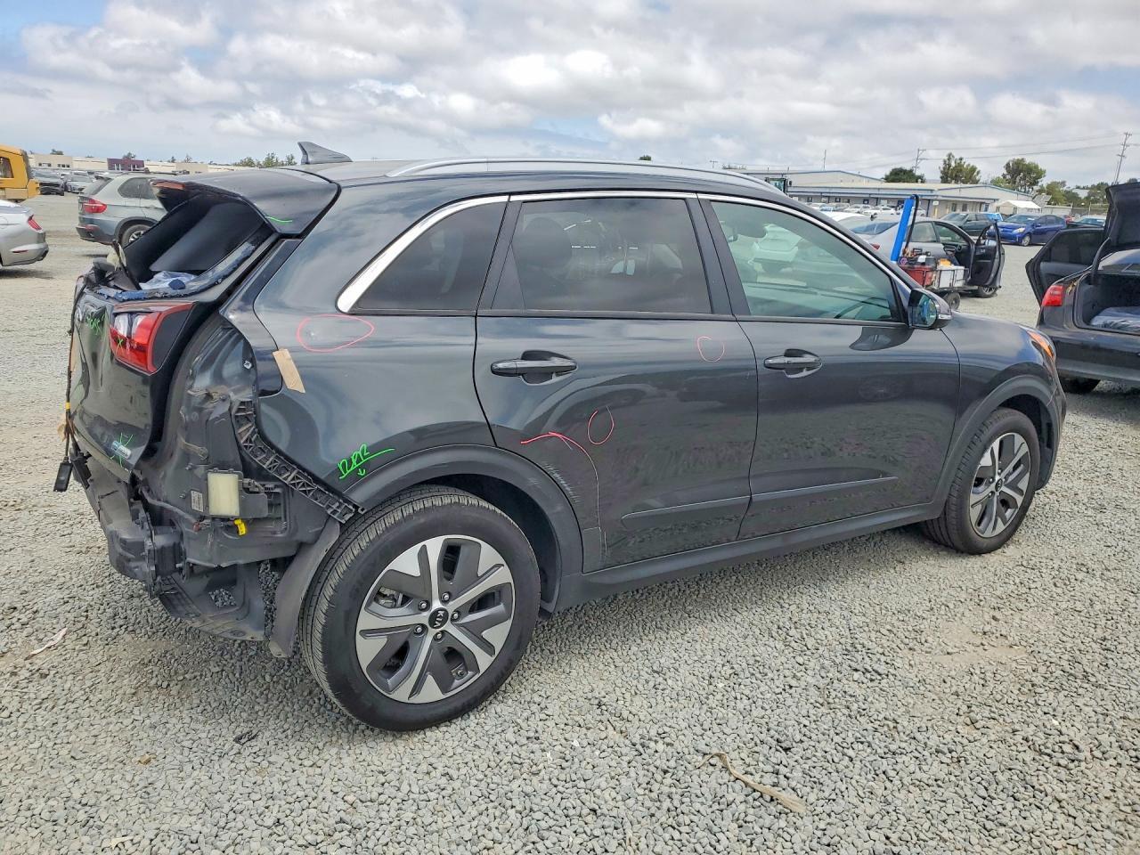 2020 Kia Niro Ex - Image 3