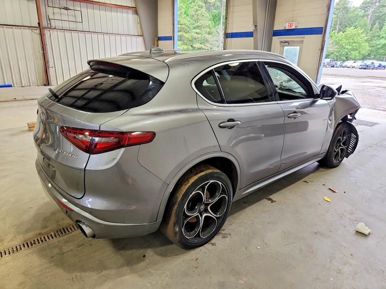 2020 Alfa Romeo Stelvio Ti - Image 3
