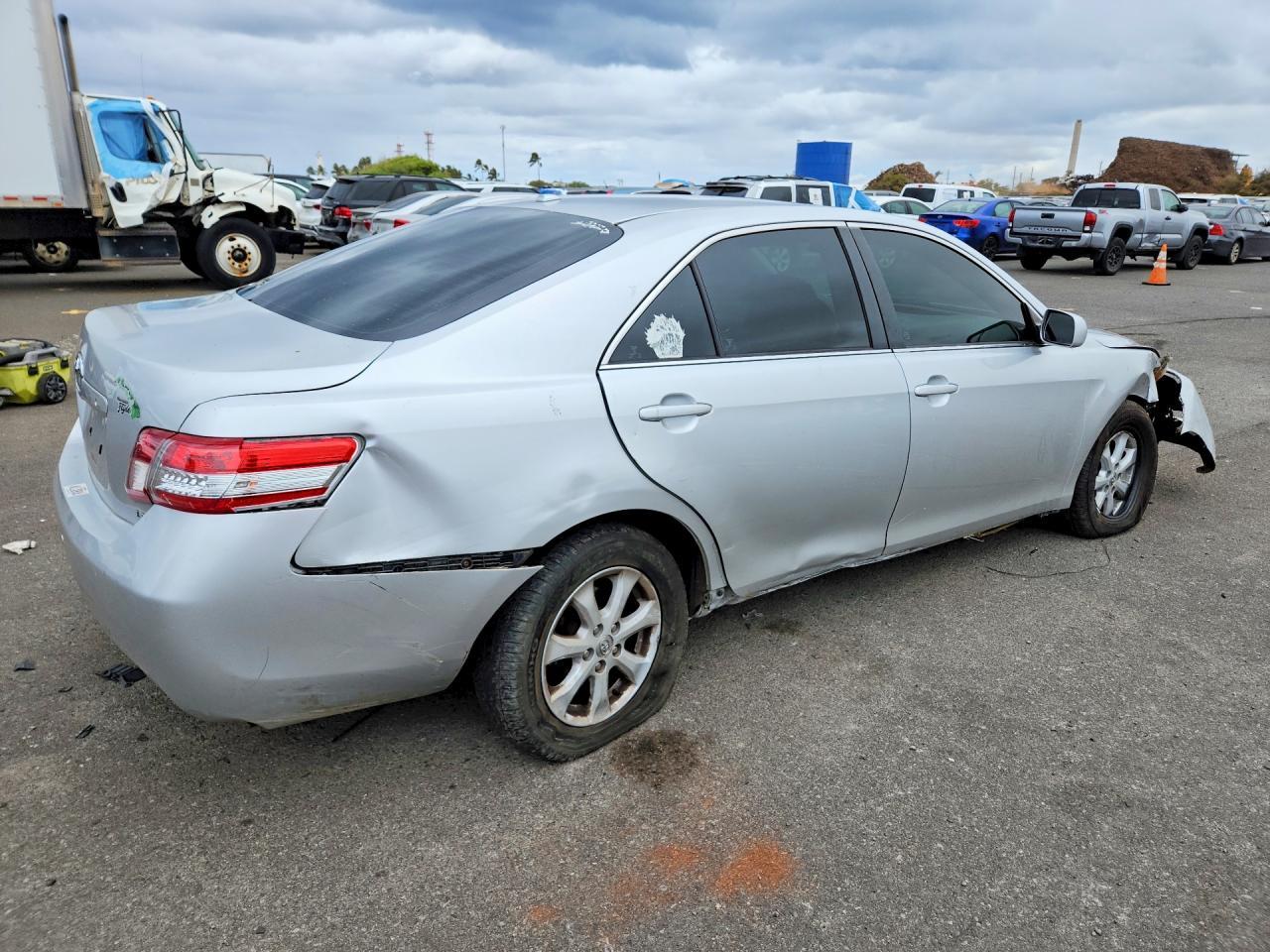 2011 Toyota Camry Le - Image 3