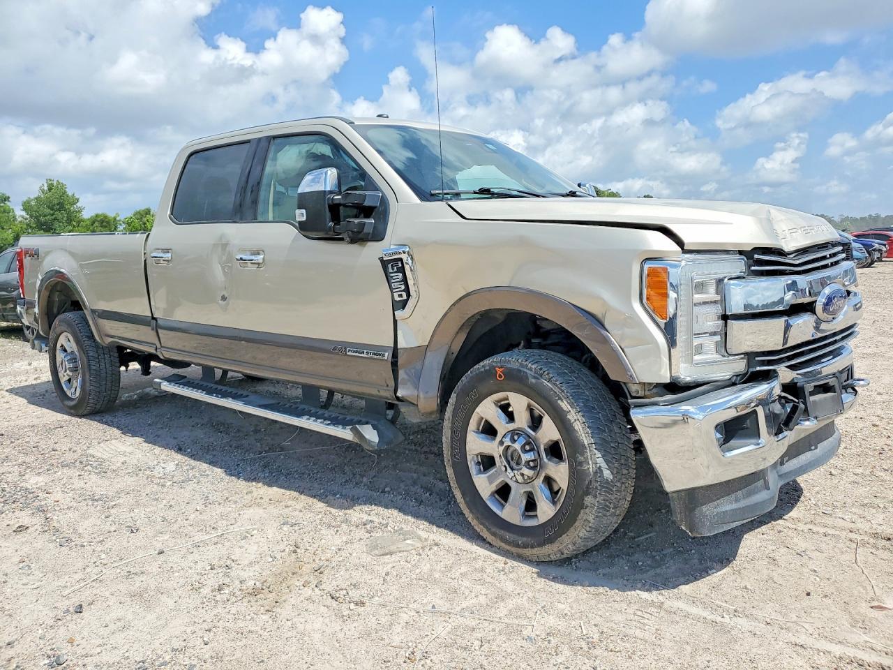 2018 Ford F350 Super Duty - Image 4
