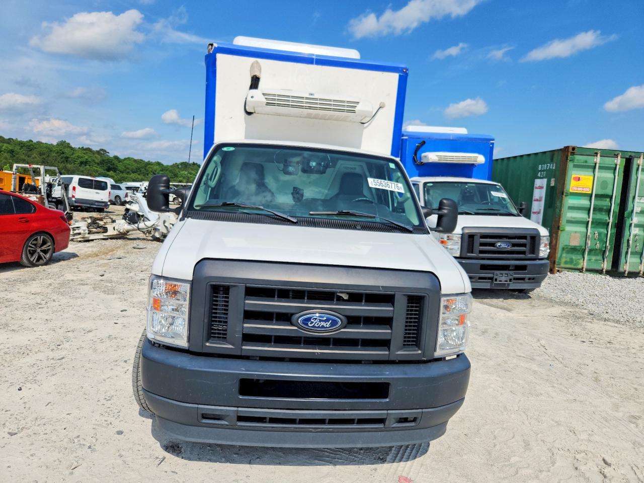 2023 Ford E350 Refrigerated Box Truck - Фото 5