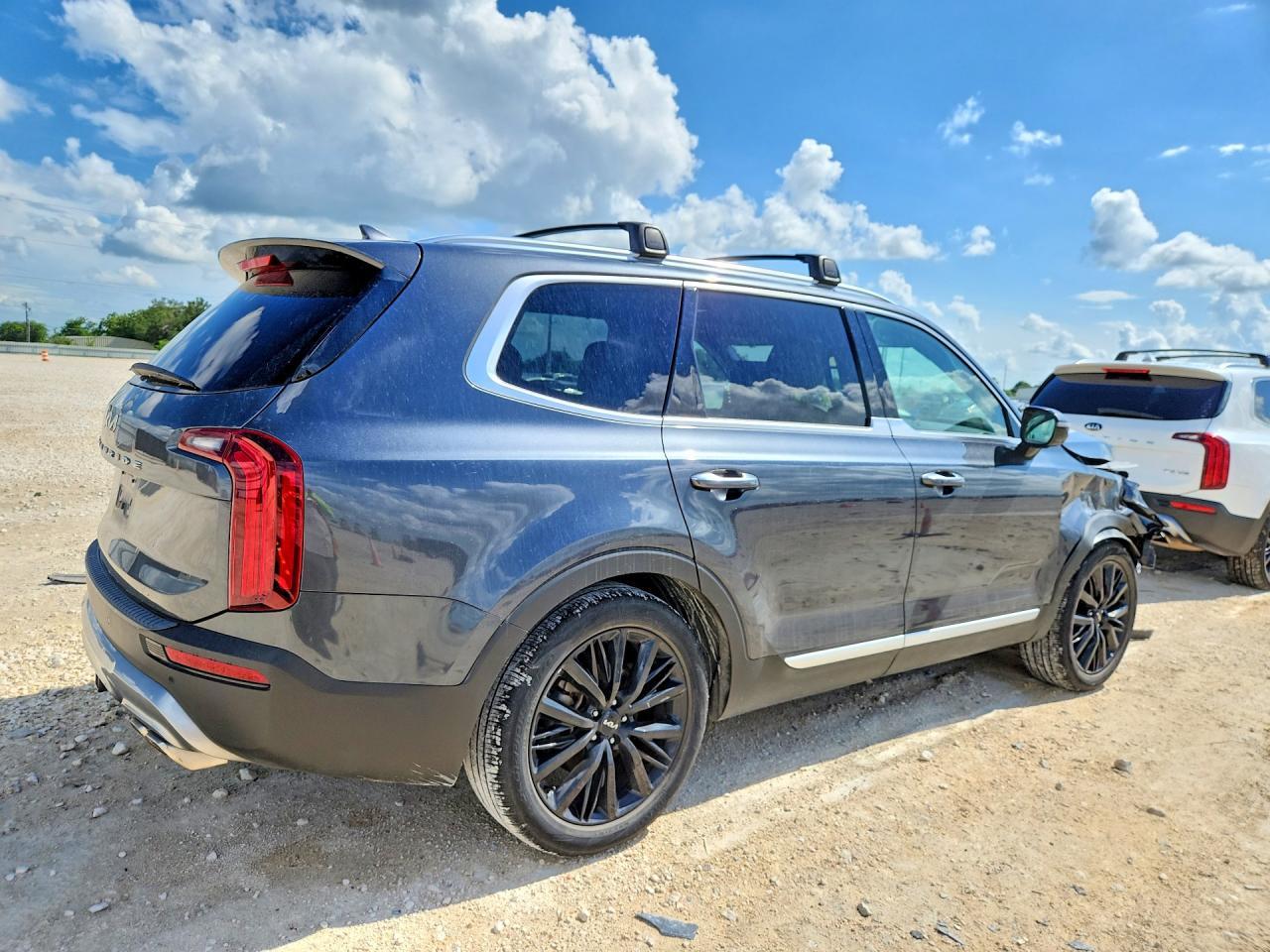 2022 Kia Telluride Sx - Image 3