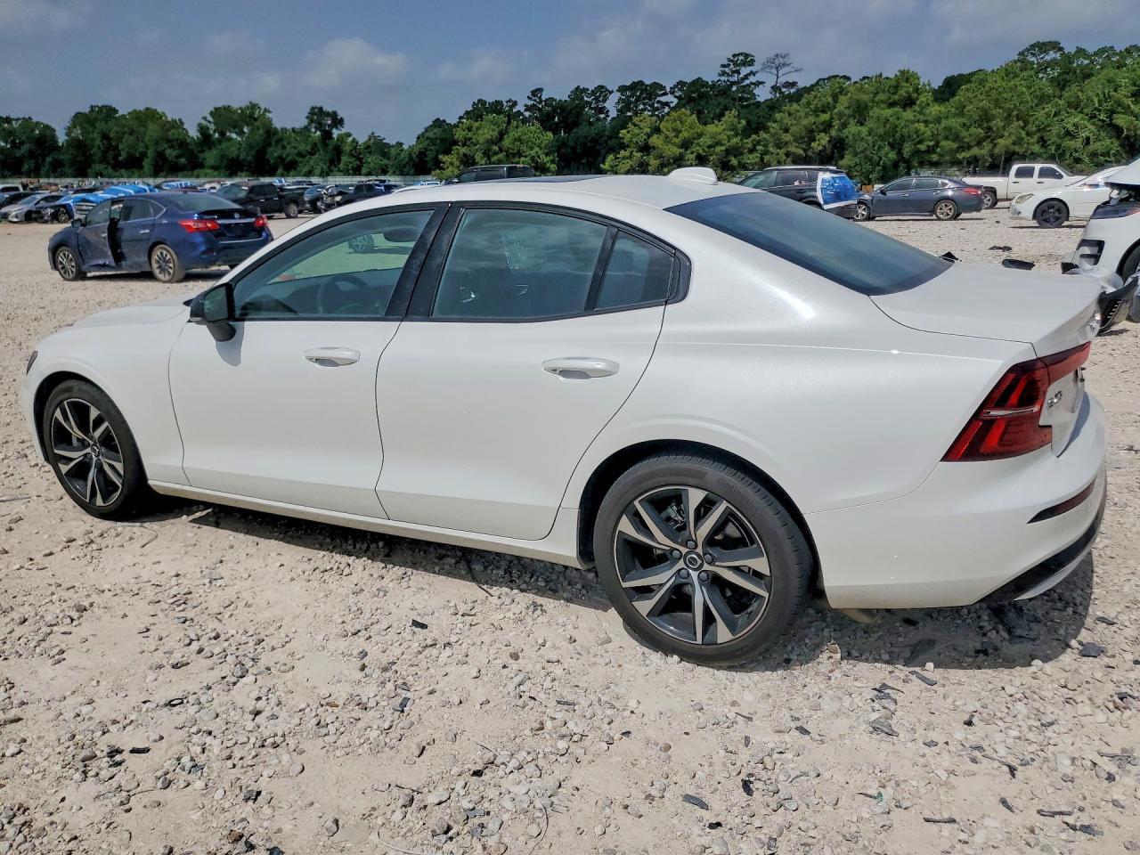 2024 Volvo S60 Core - Фото 2