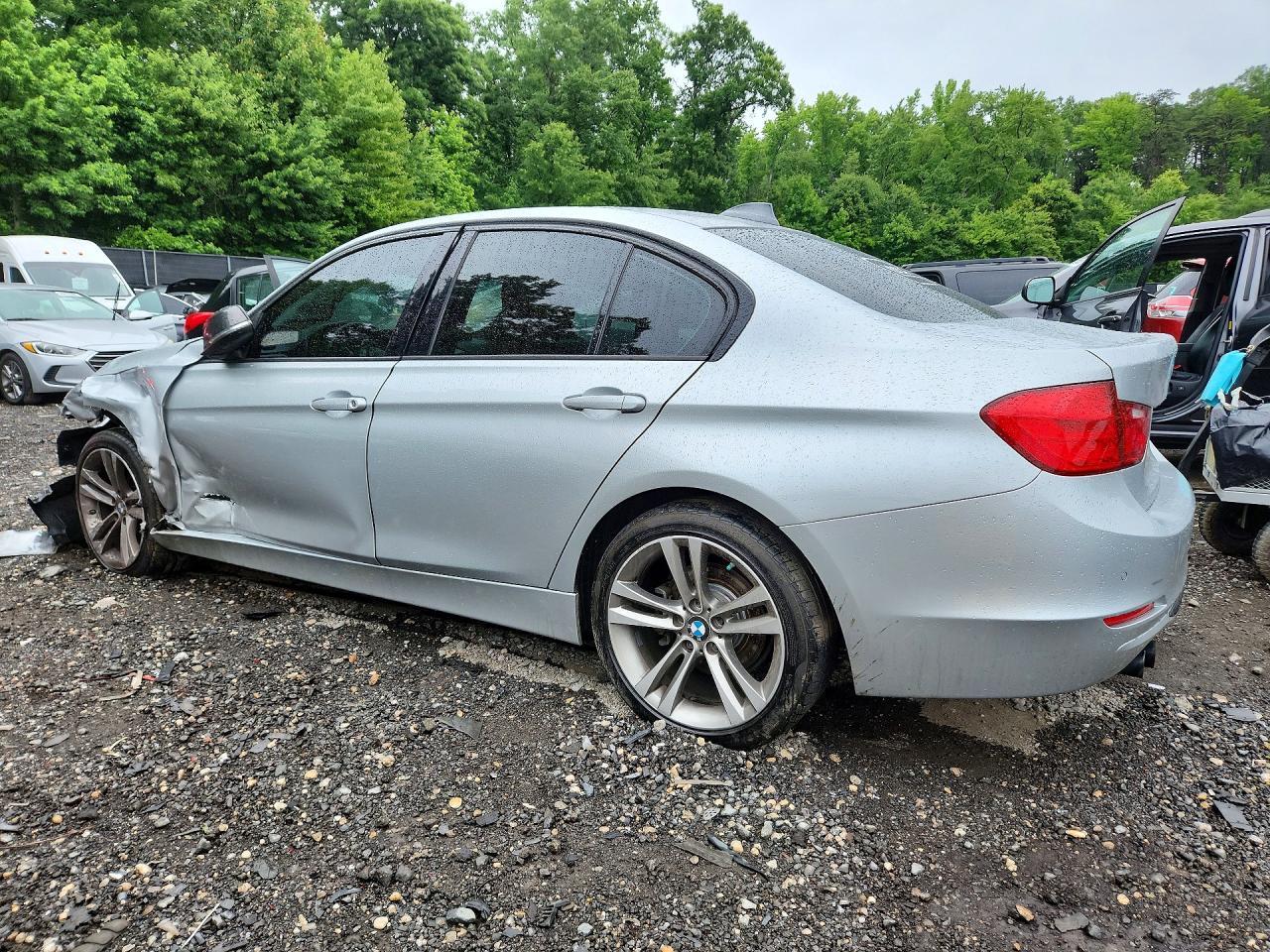 2014 BMW 328 I - Фото 2