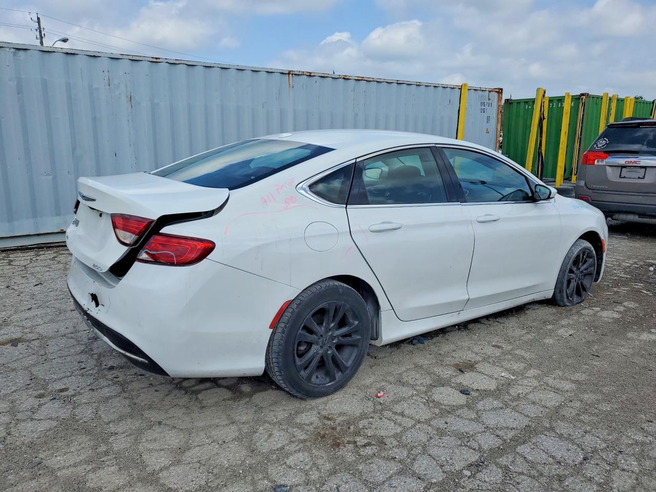 2015 Chrysler 200 Limited - Фото 3
