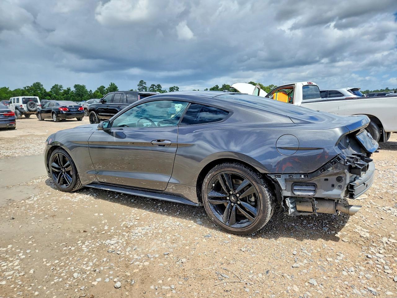 2017 Ford Mustang - Фото 2