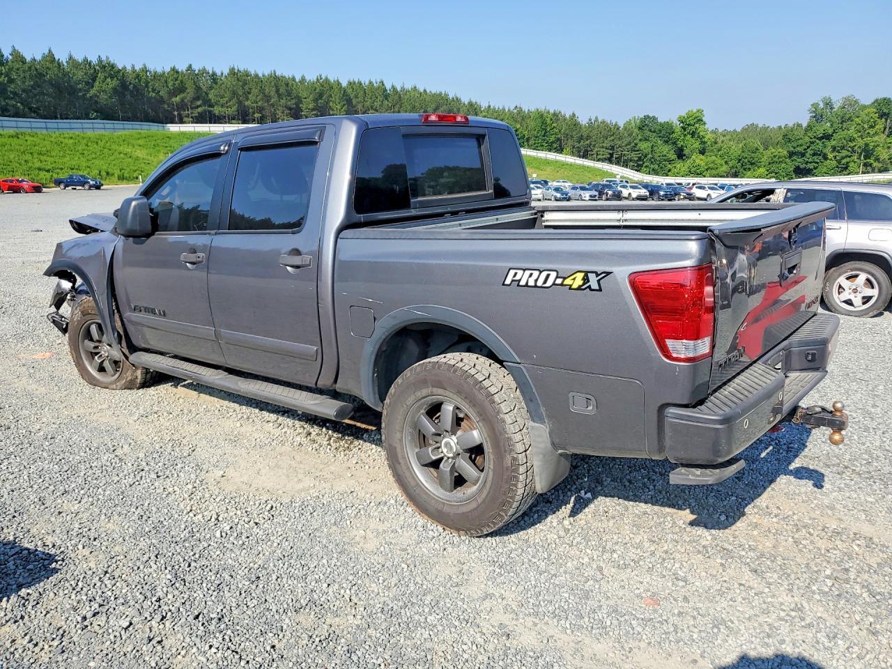 2013 Nissan Titan Sv - Image 2
