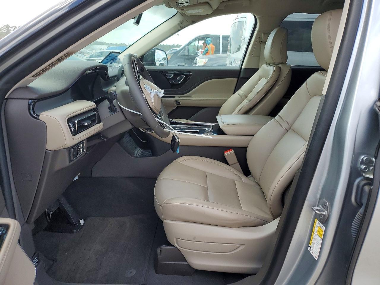 2023 Lincoln Aviator - Image 7