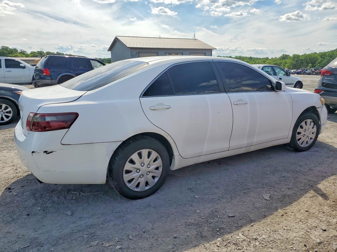 2009 Toyota Camry Le - Фото 3