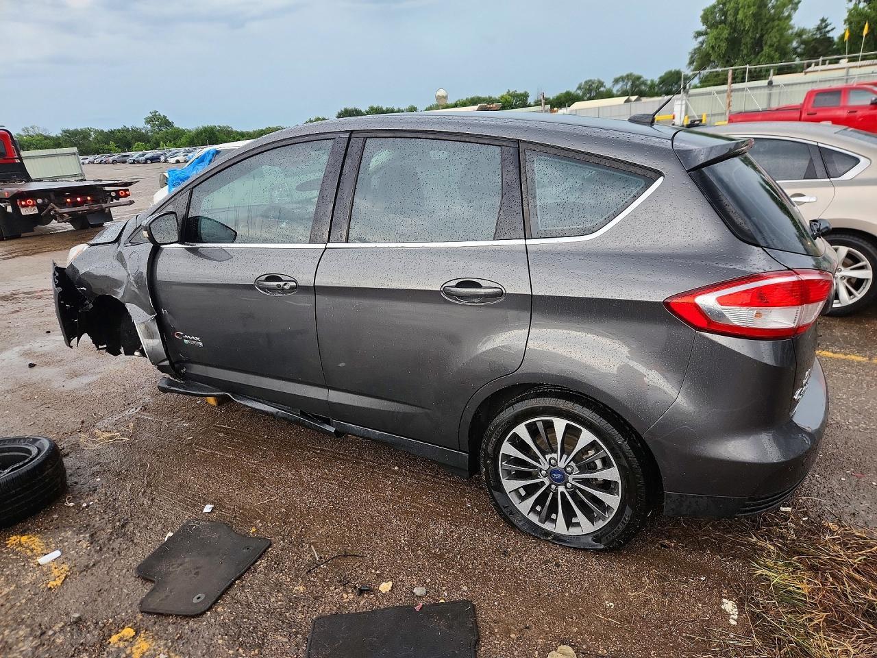 2017 Ford C-Max Titanium - Image 2