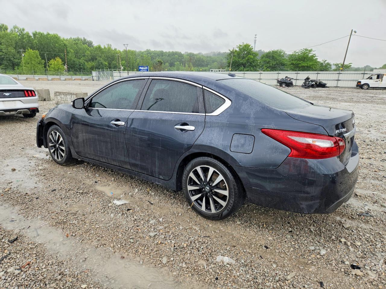 2018 Nissan Altima 2.5 Sl - Image 2