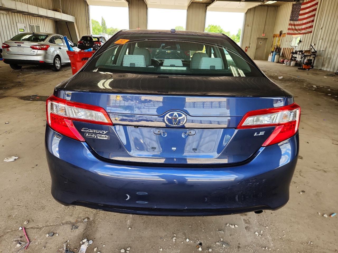 2014 Toyota Camry Le - Фото 6