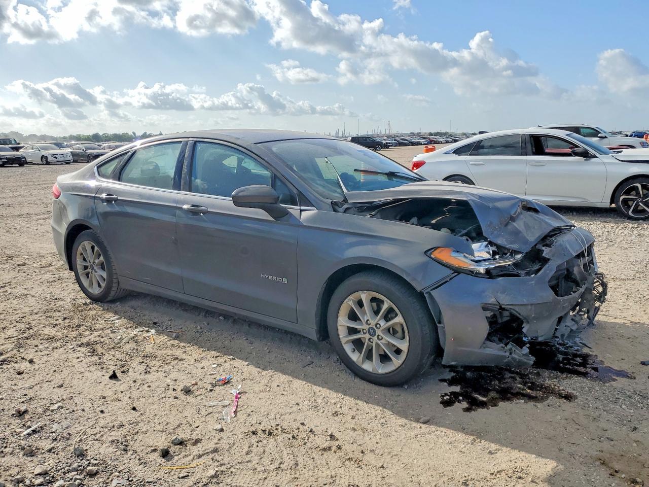 2019 Ford Fusion Se - Фото 4