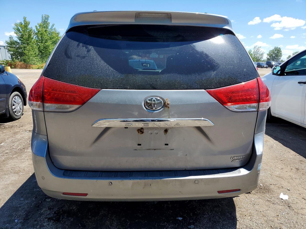 2011 Toyota Sienna Xle 7-Passenger - Image 6