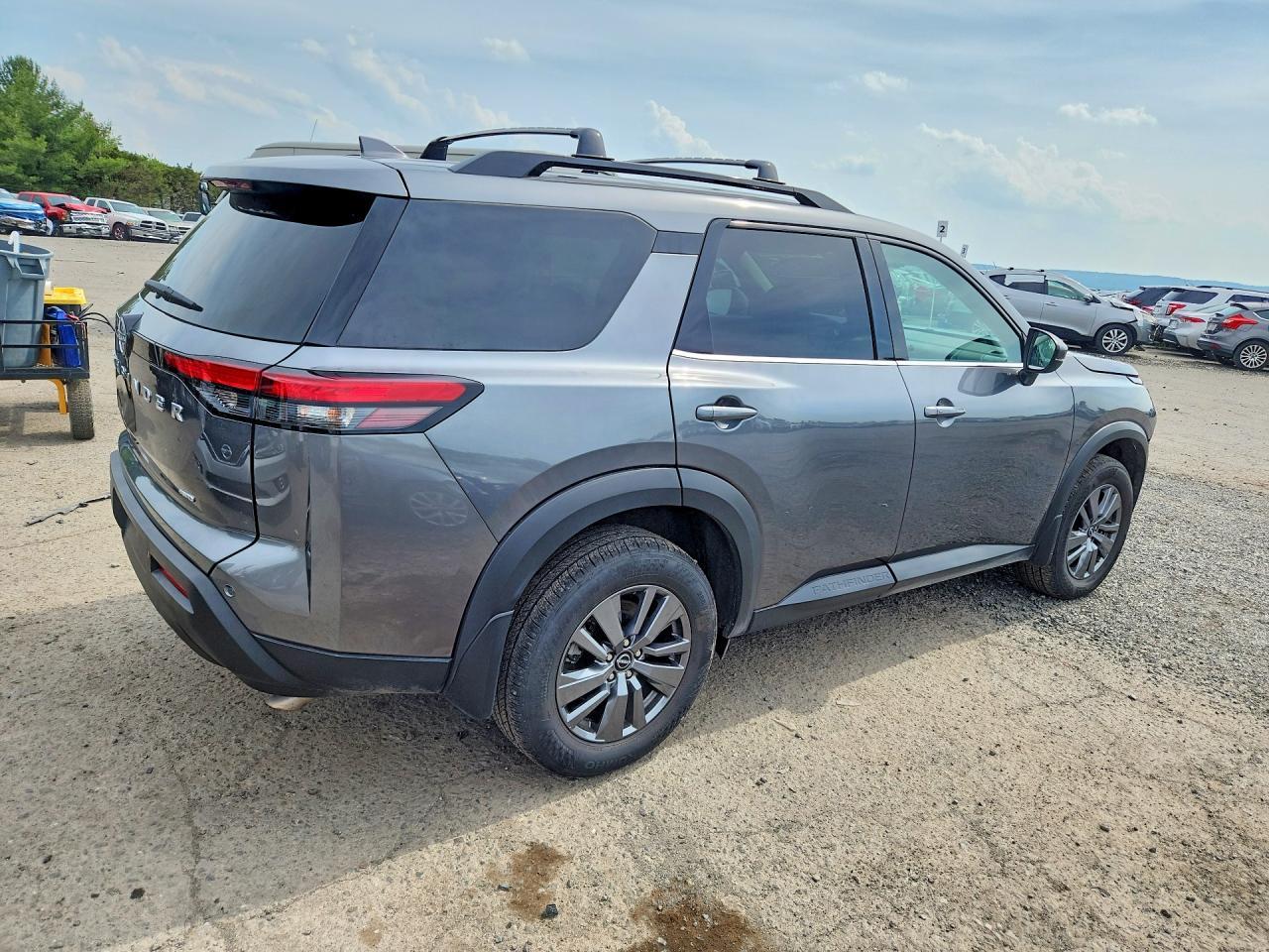 2025 Nissan Pathfinder Sv - Фото 3