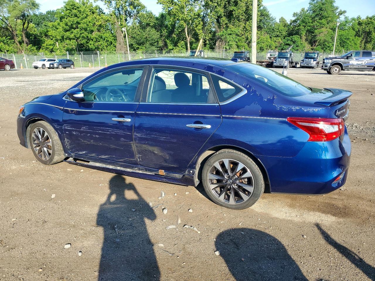 2017 Nissan Sentra Sr - Фото 2