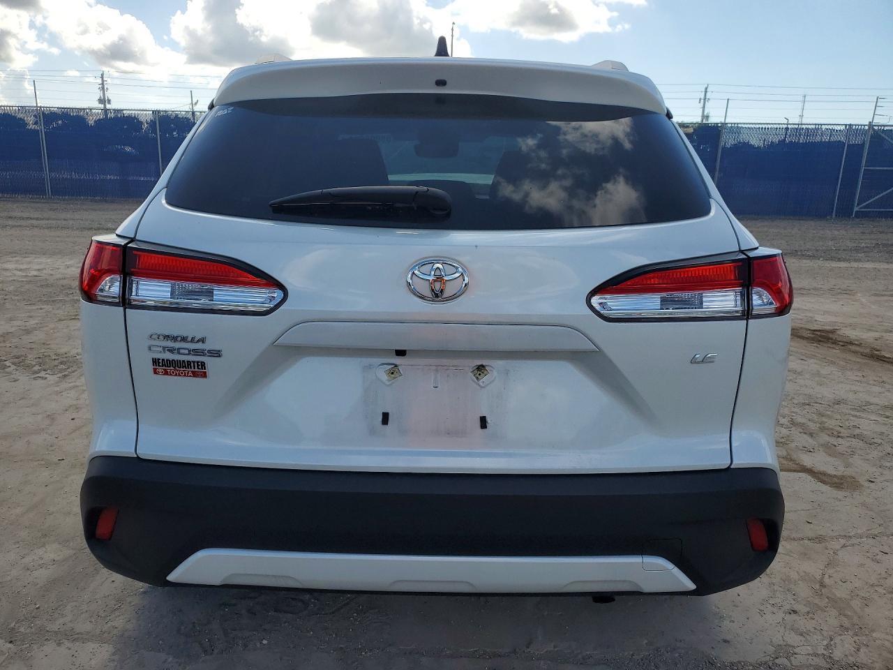 2025 Toyota Carrolla - Фото 6