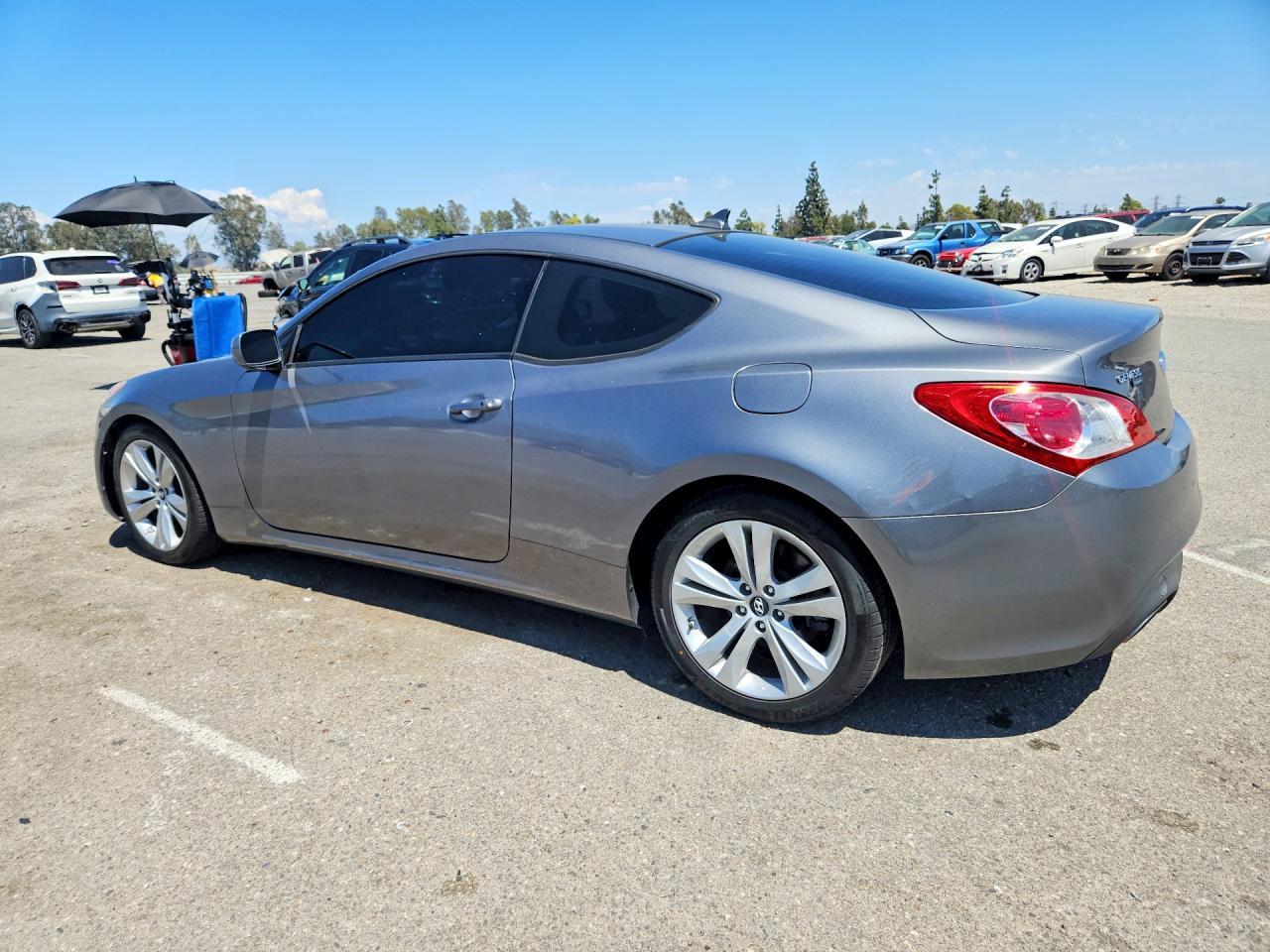 2012 Hyundai Genesis Coupe 2.0T - Фото 2