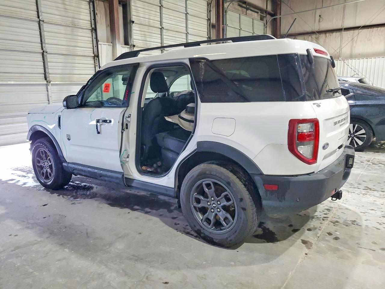 2023 Ford Bronco Sport Badlands - Image 2
