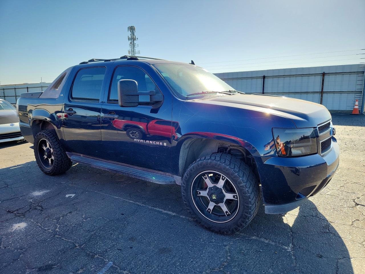 2007 Chevrolet Avalanche C1500 - Image 4
