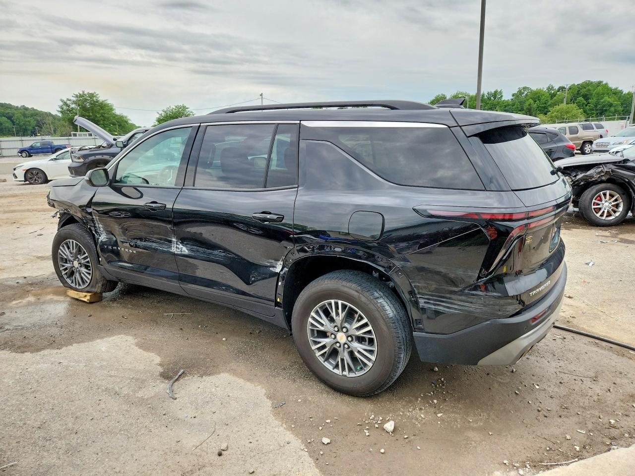 2025 Chevrolet Traverse Lt - Фото 2