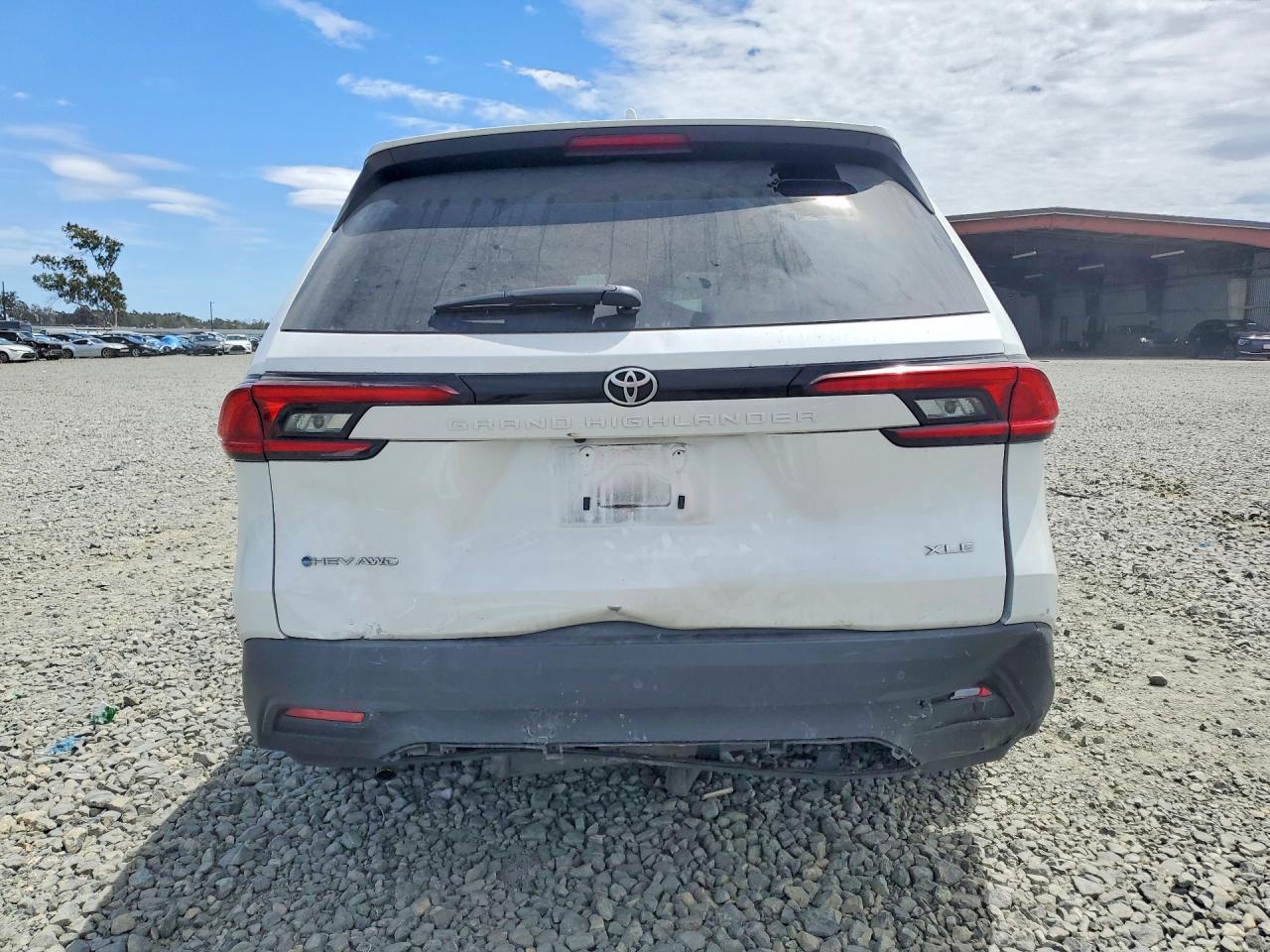 2025 Toyota Grand Highlander Hybrid Xle - Image 6