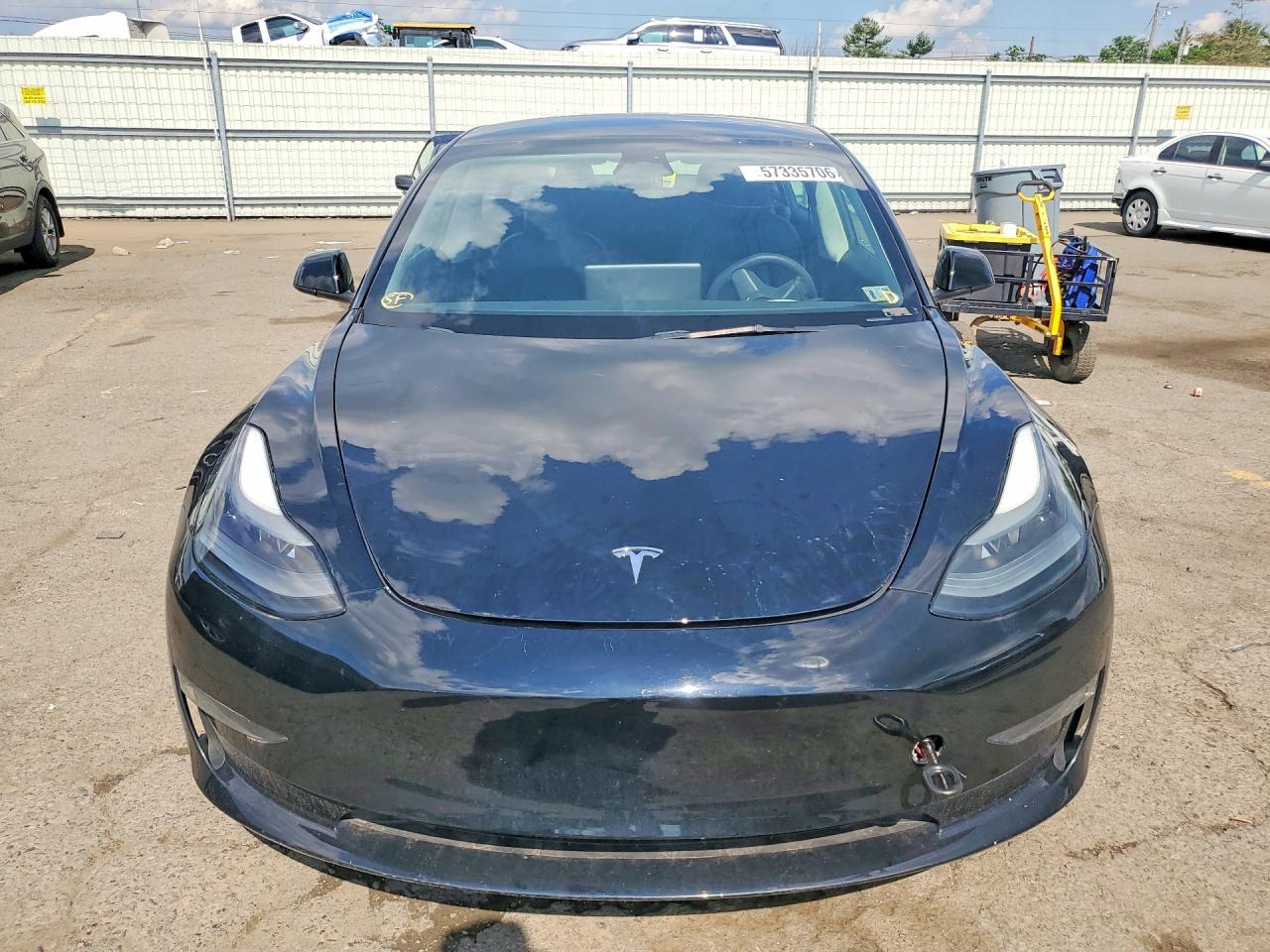 2023 Tesla Model 3 - Фото 5