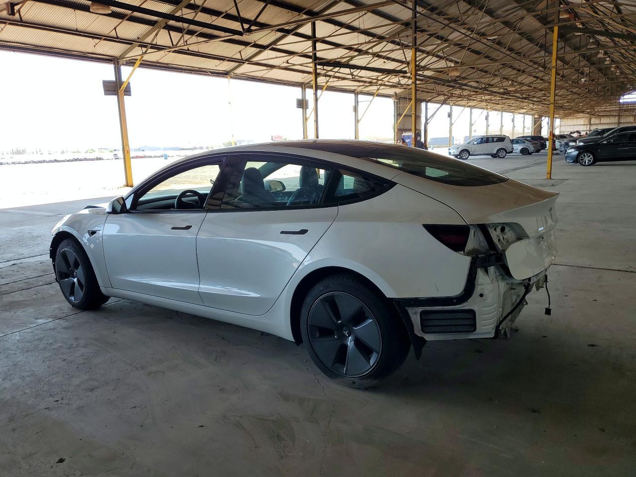 2023 Tesla Model 3 - Фото 2