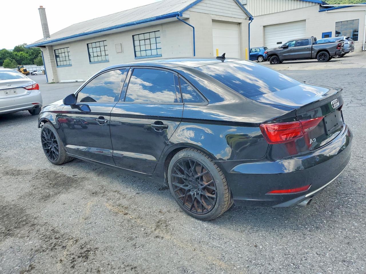 2018 Audi A3 Premium - Фото 2