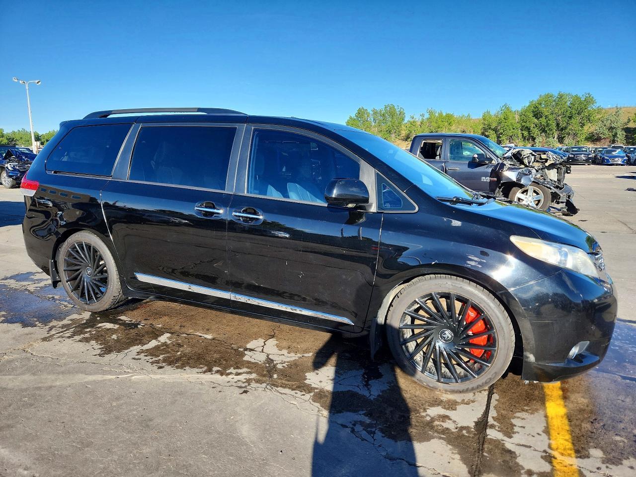 2011 Toyota Sienna Limited 7-Passenger - Фото 4