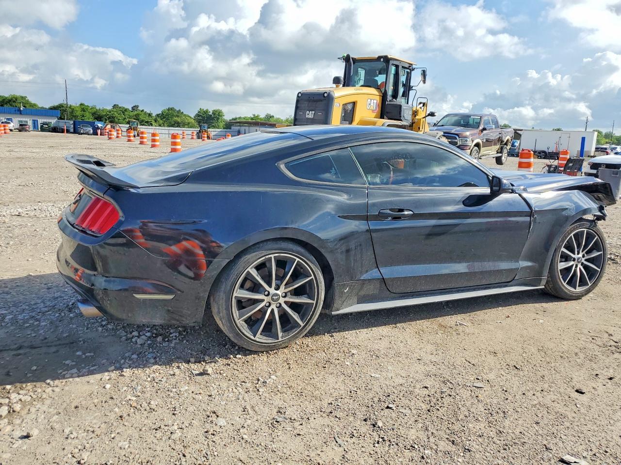 2017 Ford Mustang - Фото 3