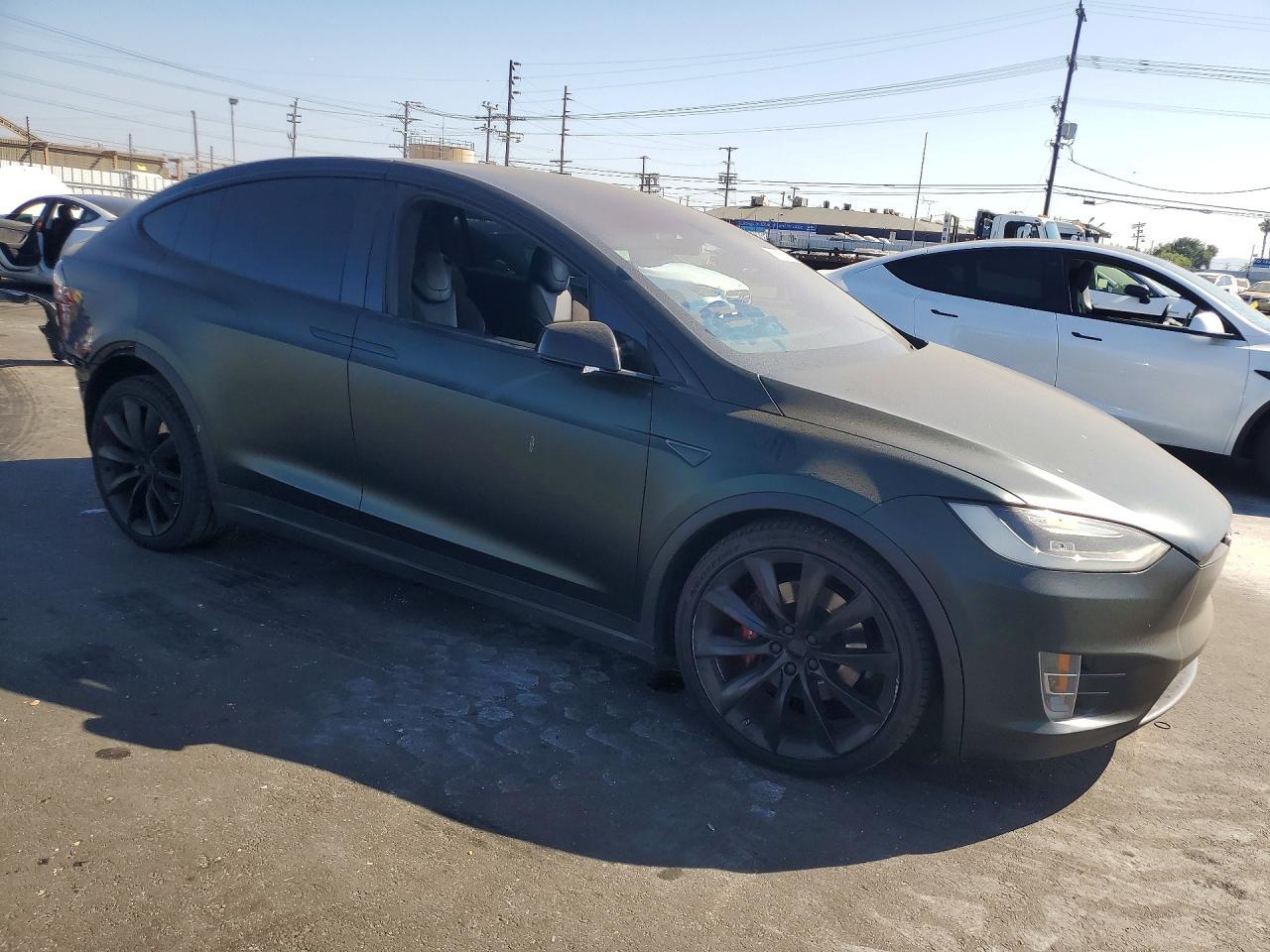 2016 Tesla Model X - Фото 4