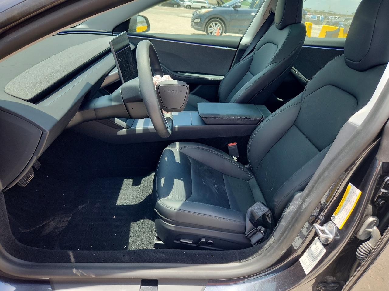 2025 Tesla Model 3 - Фото 7