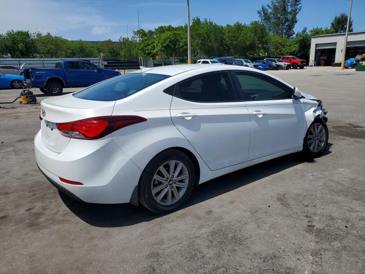 2016 Hyundai Elantra Se - Image 3