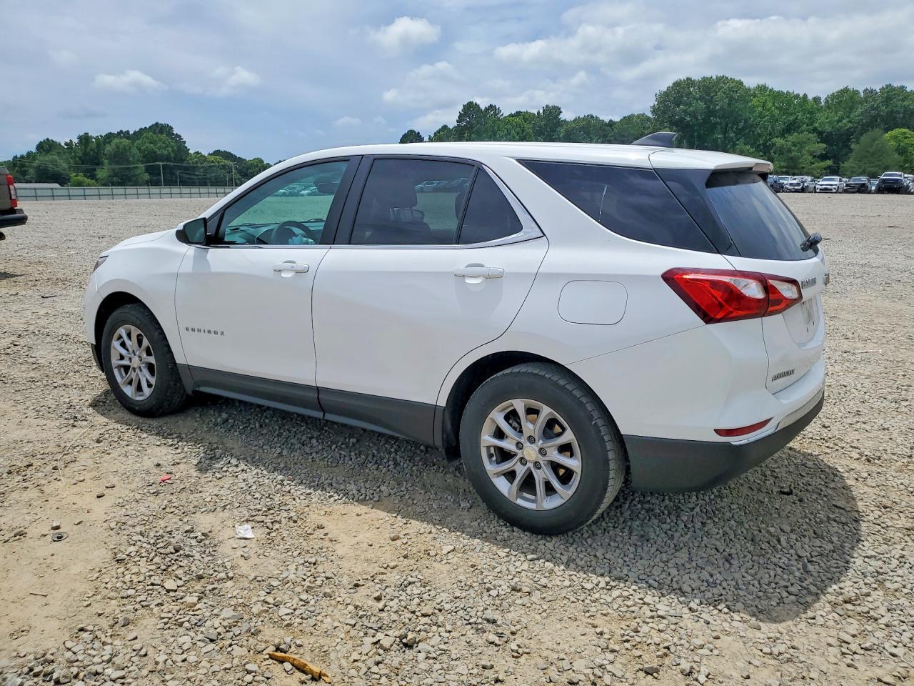 2021 Chevrolet Equinox Lt - Image 2