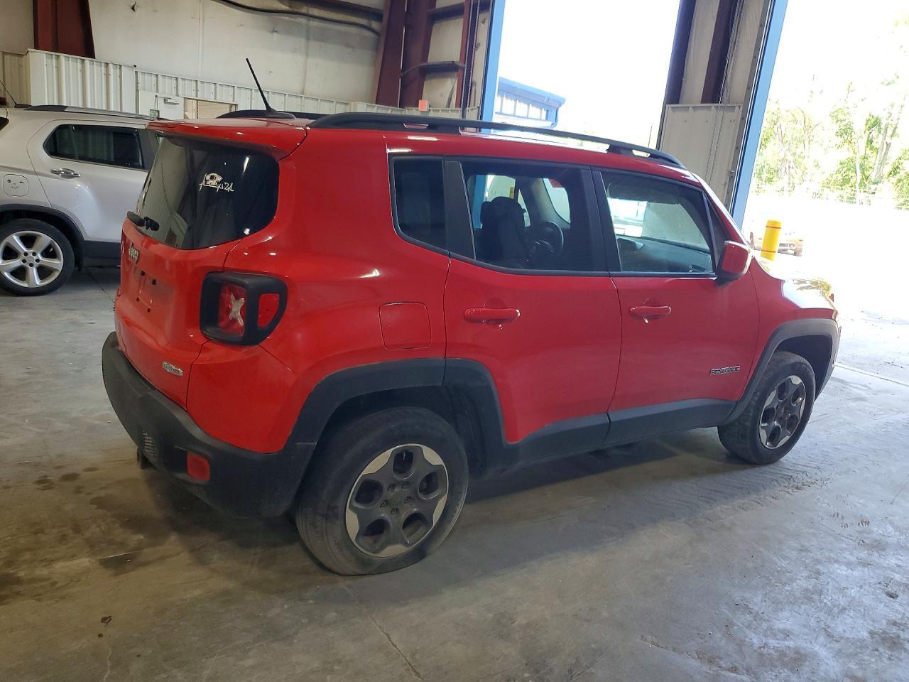 2015 Jeep Renegade Latitude - Фото 3