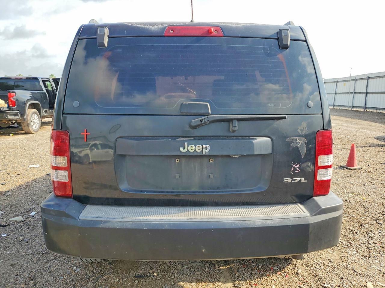 2008 Jeep Liberty Sport - Image 6