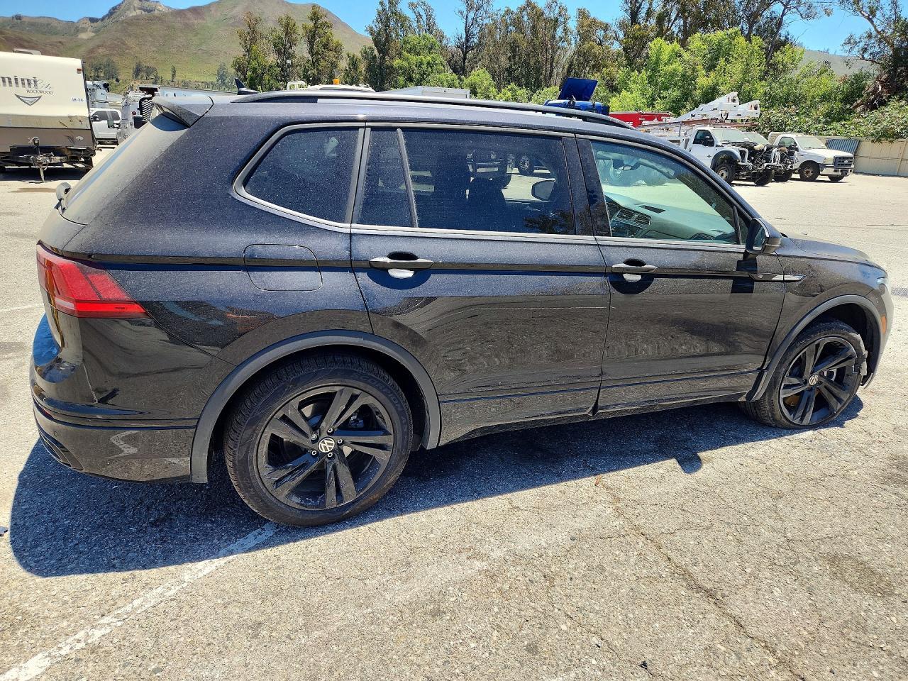 2023 Volkswagen Tiguan Se R-Line Black - Фото 3