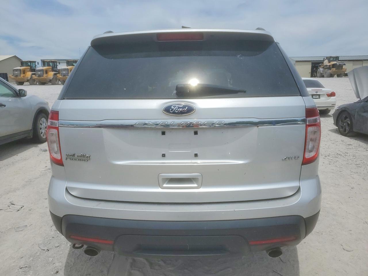 2012 Ford Explorer - Фото 6