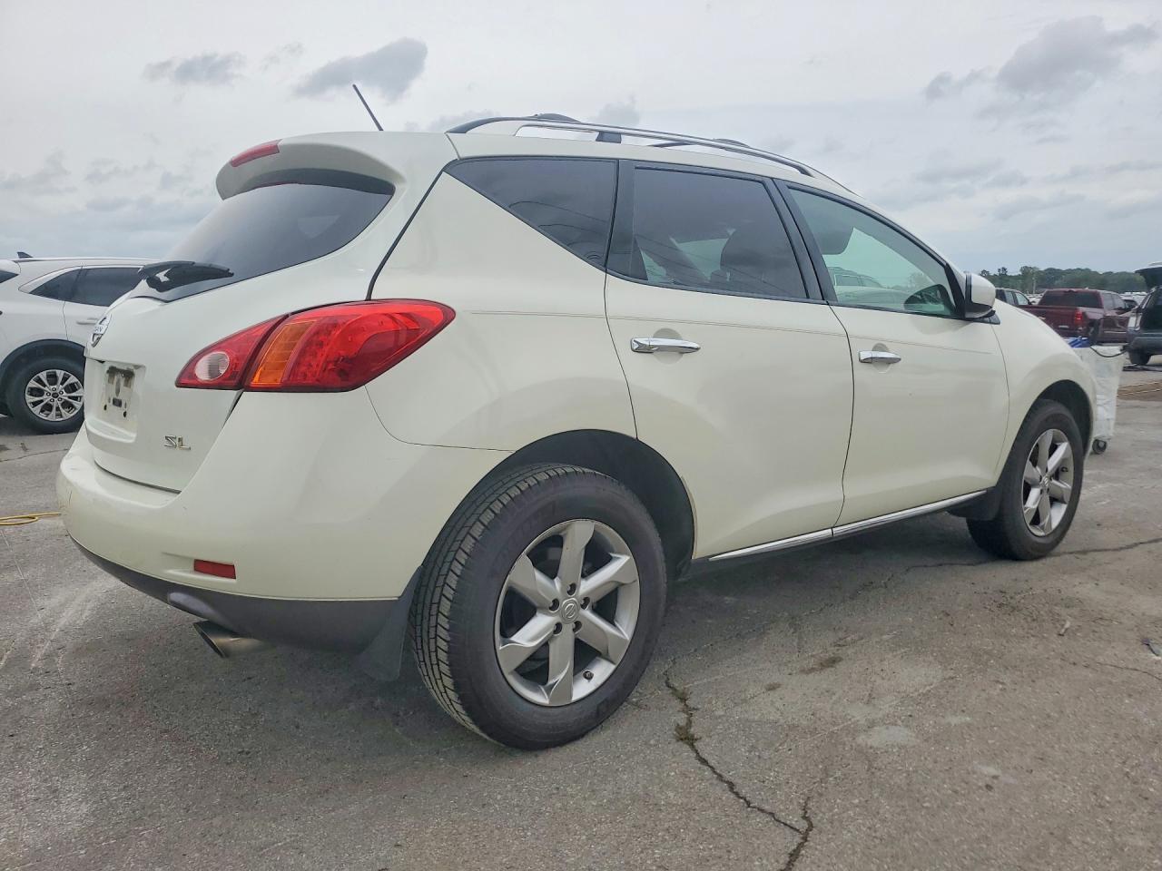 2010 Nissan Murano S - Image 3