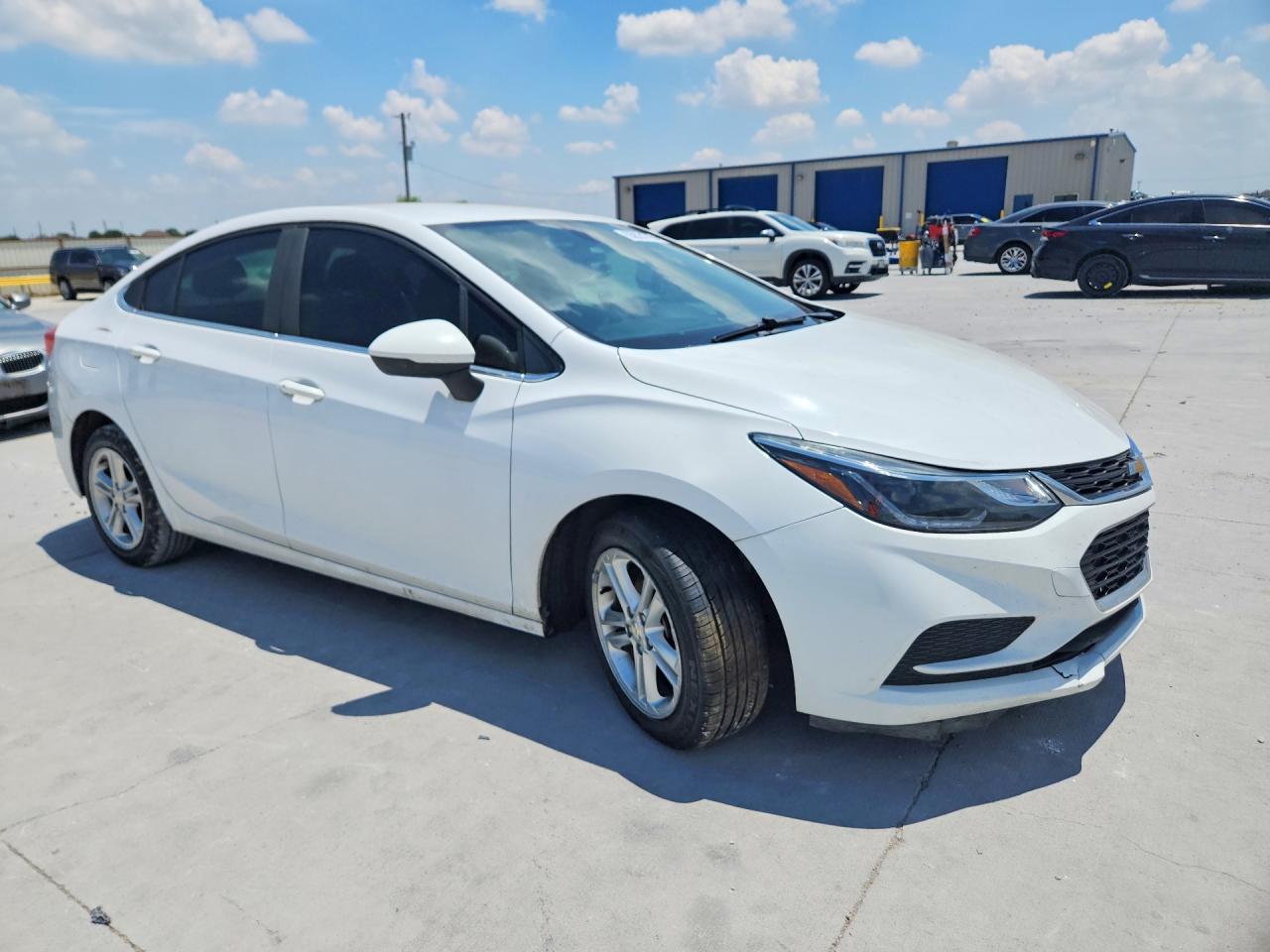 2018 Chevrolet Cruze Lt - Image 4
