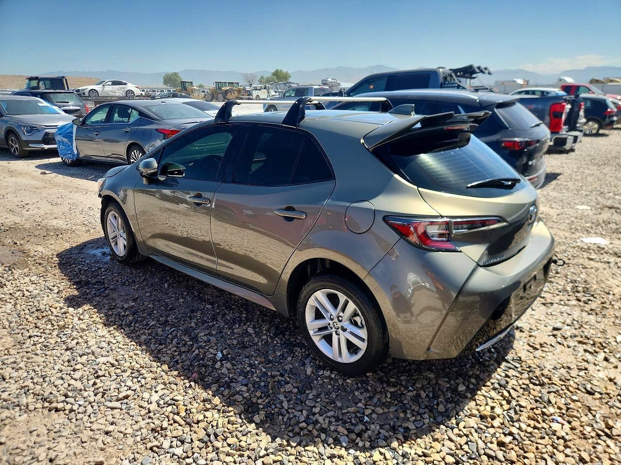 2019 Toyota Corolla Hatchback Se - Image 2
