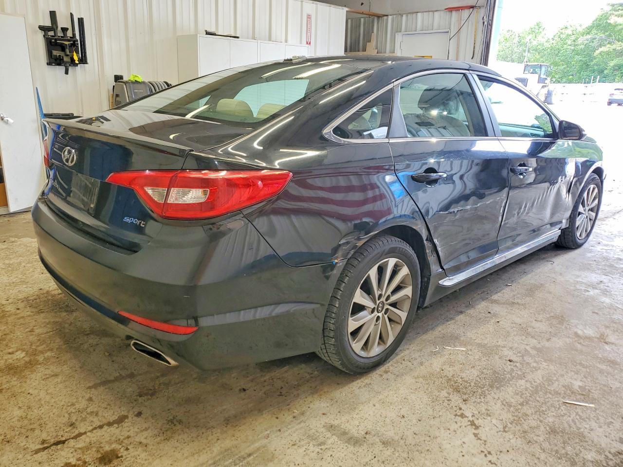 2015 Hyundai Sonata Sport - Image 3