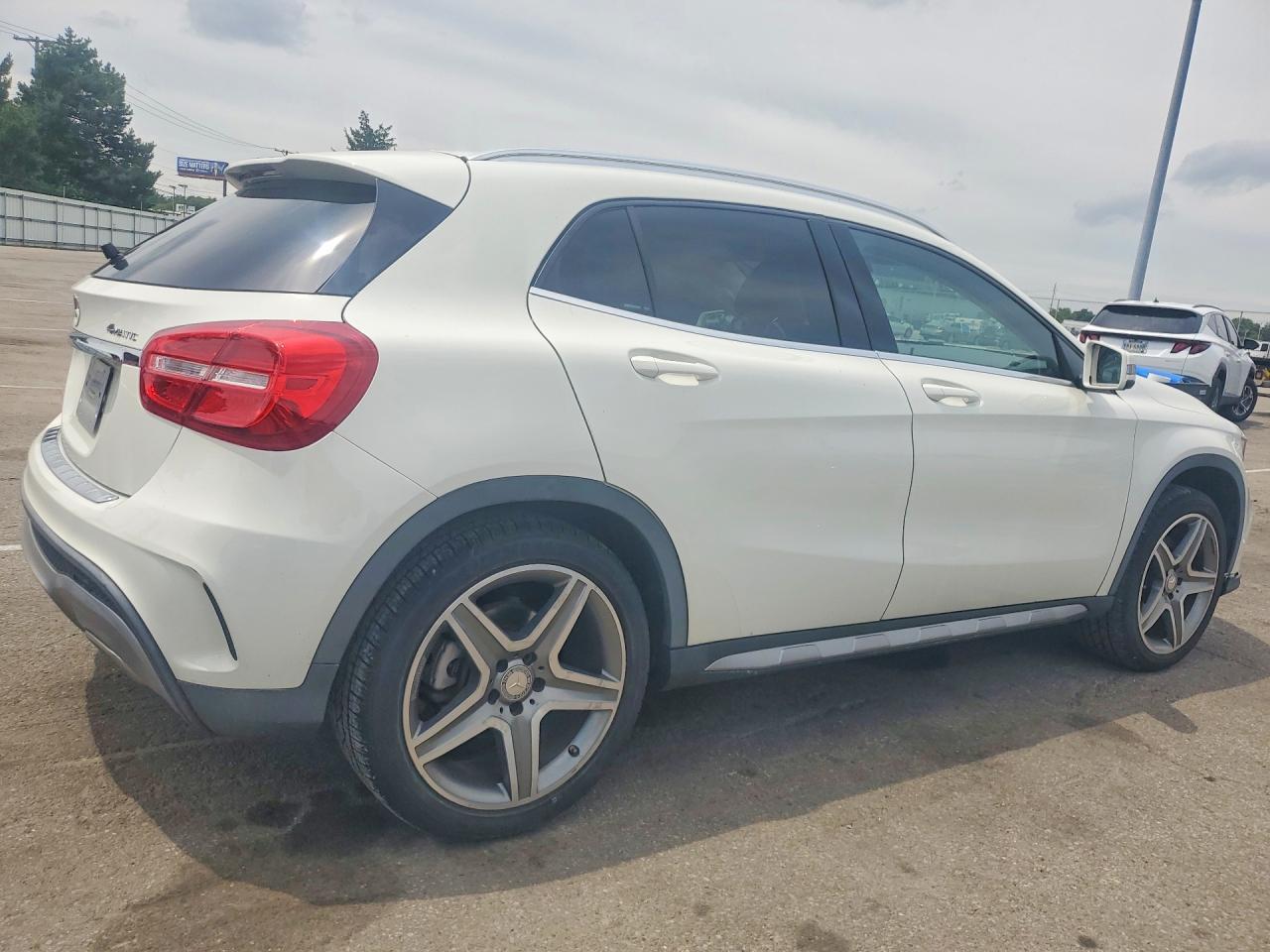 2015 Mercedes-Benz Gla 250 4Matic - Image 3