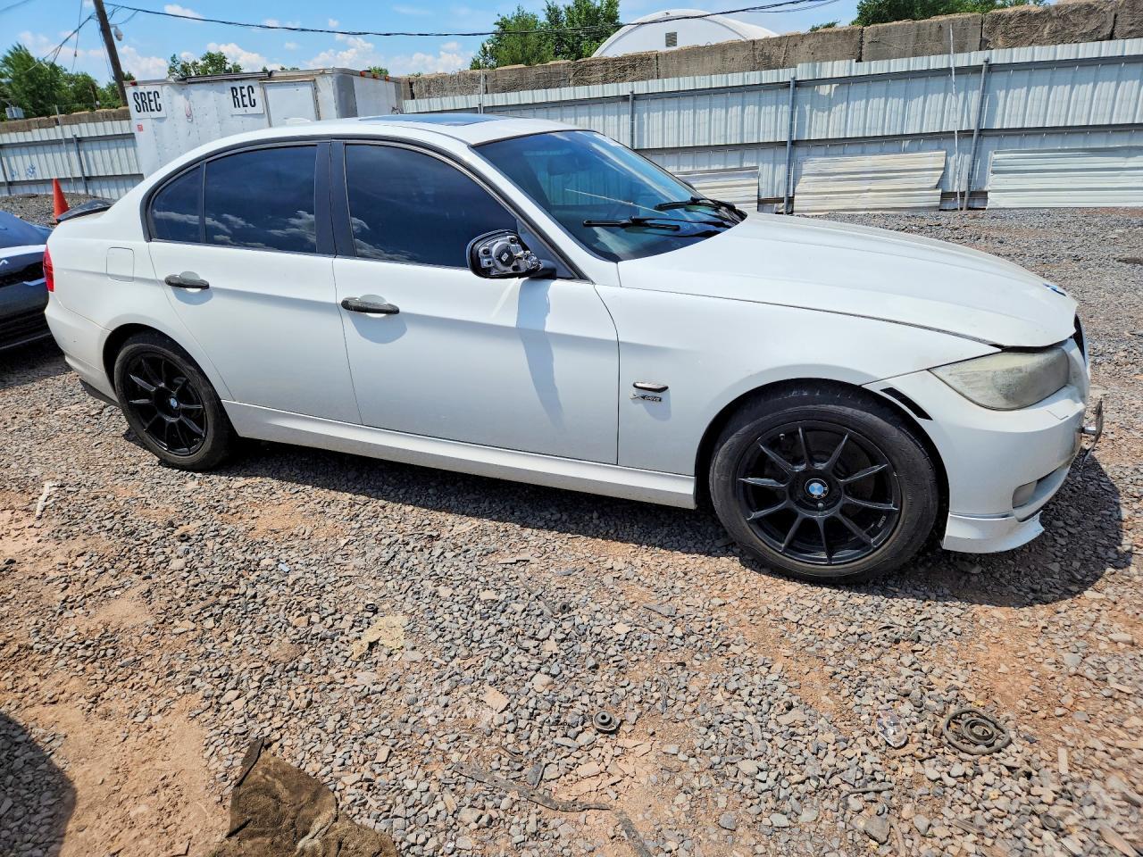 2011 BMW 328 - Image 4