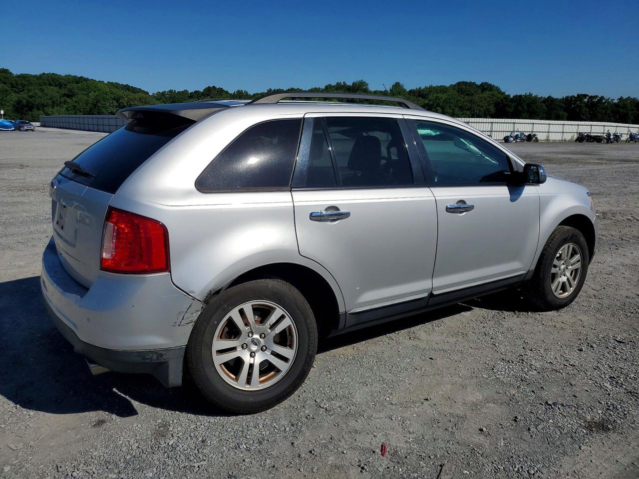 2011 Ford Edge Se - Image 3