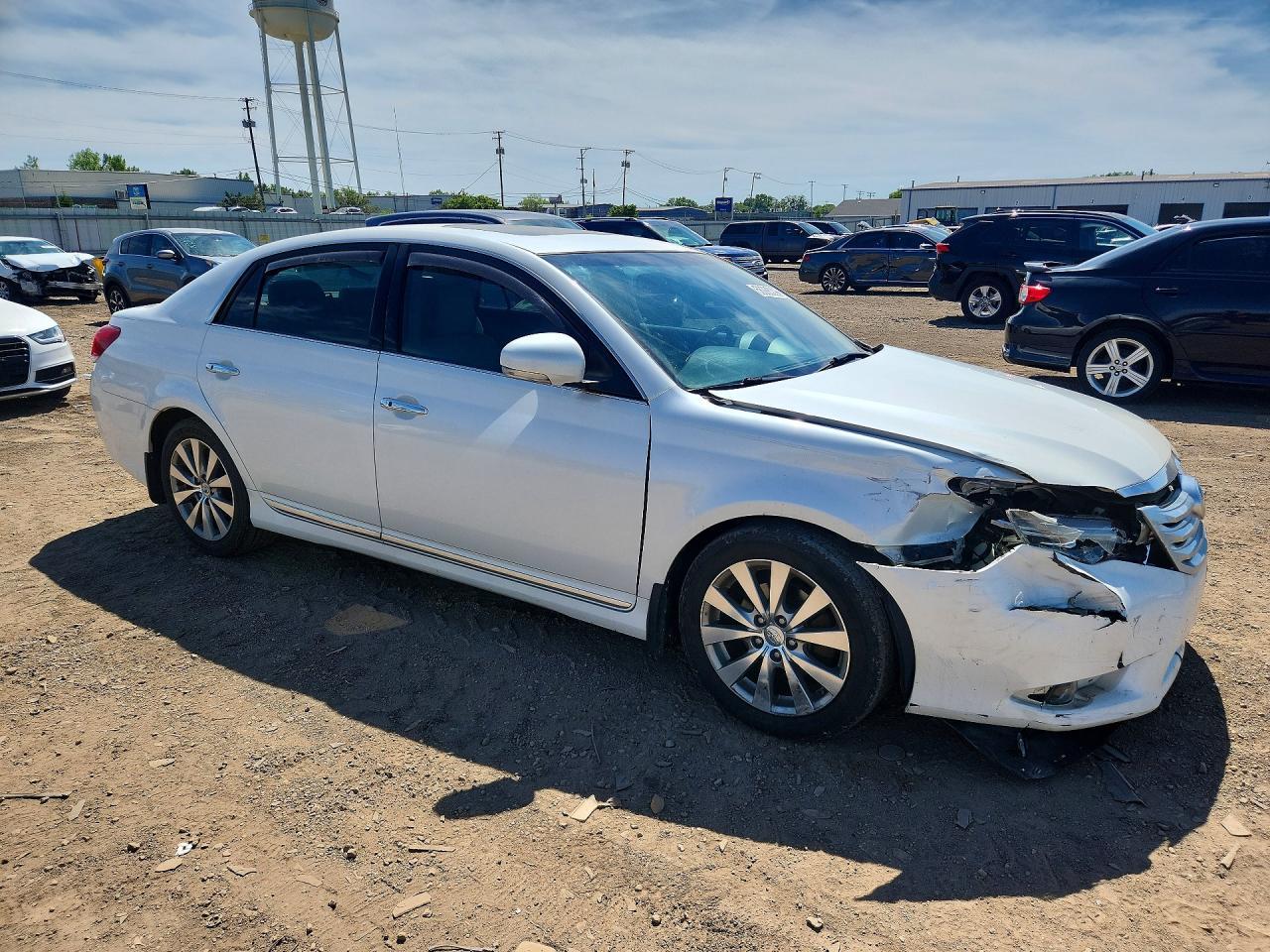 2012 Toyota Avalon Limited - Image 4